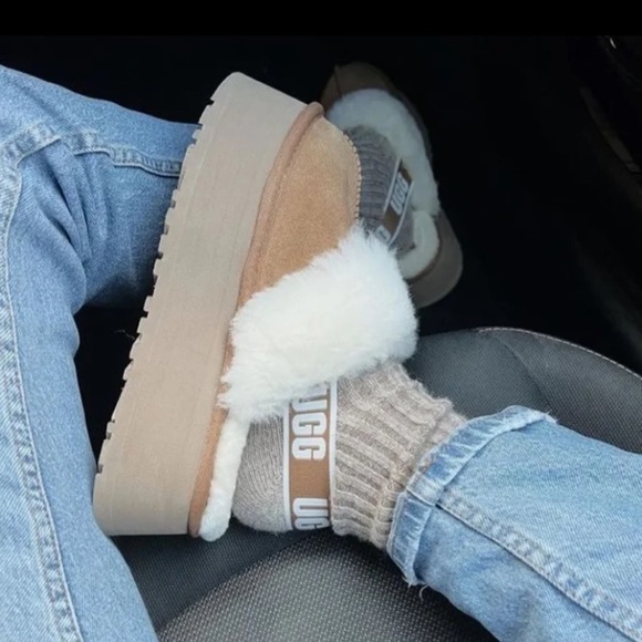 UGG Funkette Slippers Chestnut New without Box - Picture 11 of 11